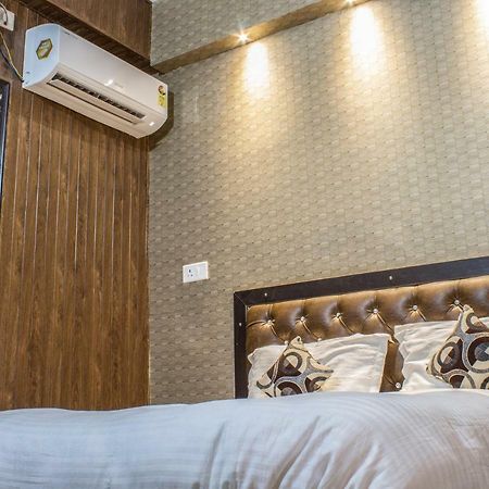 Hotel Varanasi Ganges Bagian luar foto