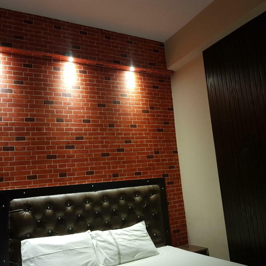 Hotel Varanasi Ganges Bagian luar foto