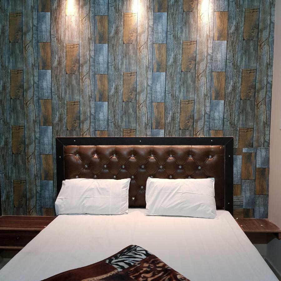 Hotel Varanasi Ganges Bagian luar foto