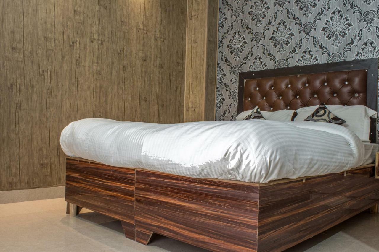 Hotel Varanasi Ganges Bagian luar foto