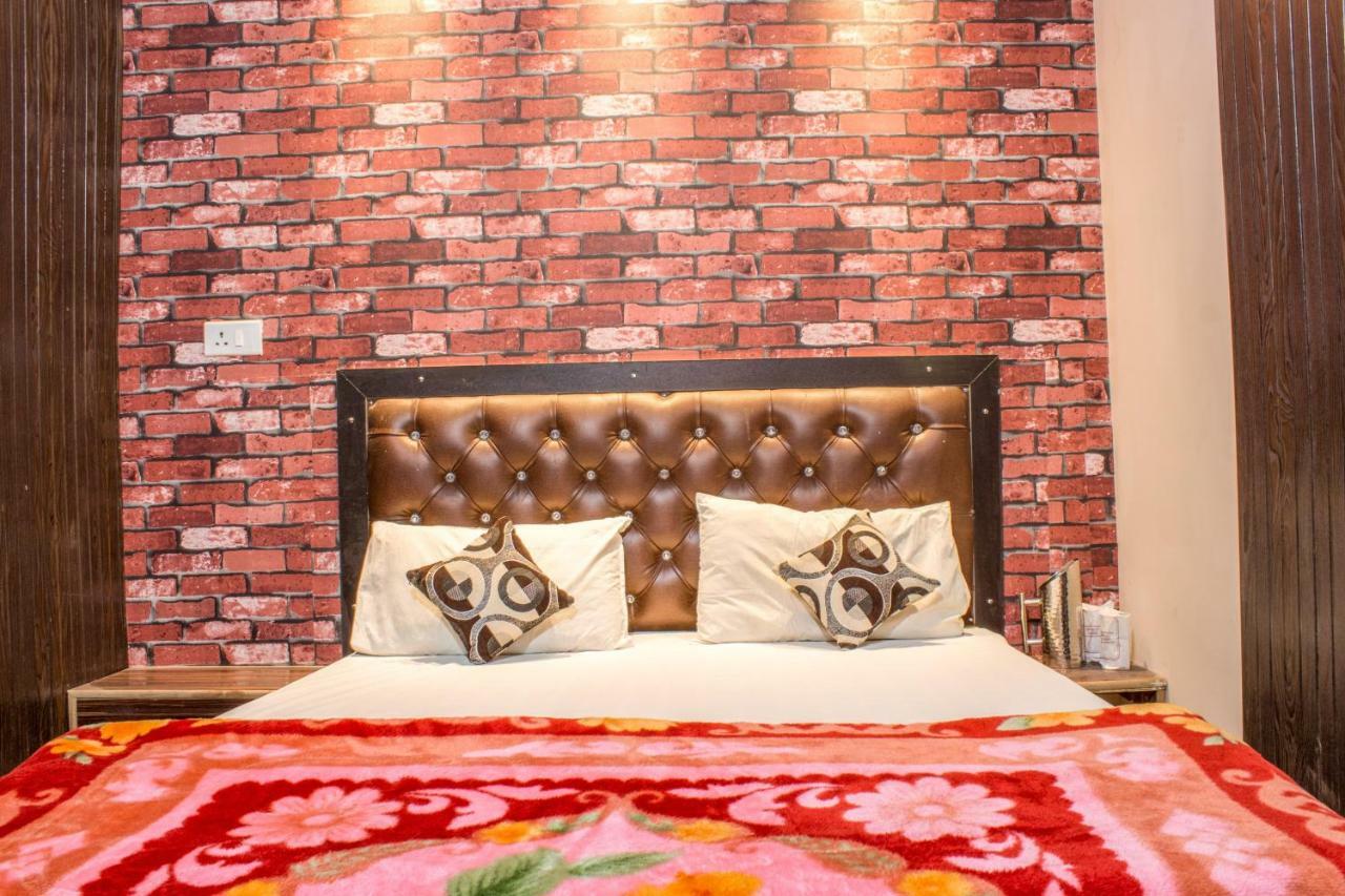 Hotel Varanasi Ganges Bagian luar foto
